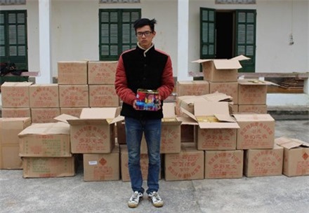 9x vận chuyển 1,2 tấn pháo lậu về Việt Nam tiêu thụ