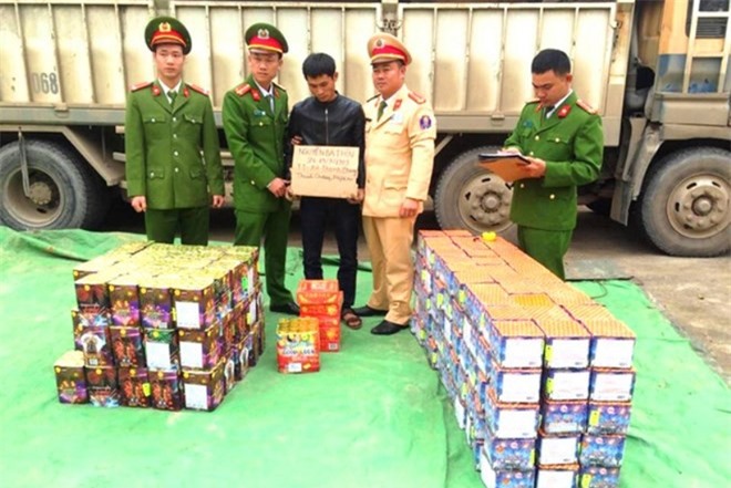 Bắt giữ vụ vận chuyển pháo "khủng" đầu năm