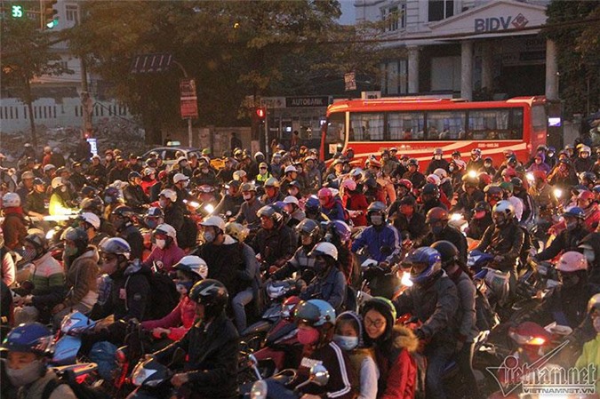 Bến xe Mỹ Đình, Nước Ngầm kẹt cứng sau Tết Dương lịch