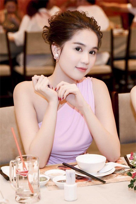 Ngọc Trinh khoe sim "khủng", chủ thuê bao lên tiếng