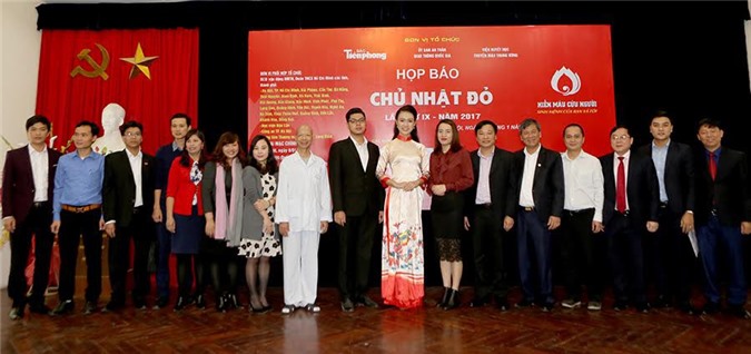 Ấm áp những tấm lòng trong ngày Chủ nhật đỏ