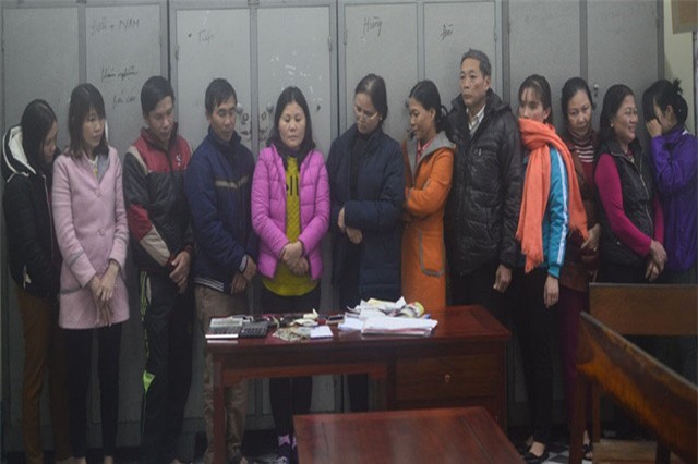 Bắt "nữ quái" cầm đầu đường dây lô đề "khủng" ở huyện