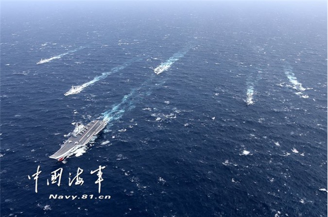 Chùm ảnh tàu sân bay Trung Quốc tập trận ở Biển Đông