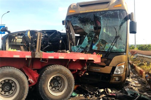 Nguyên nhân vụ tai nạn liên hoàn trên cao tốc Long Thành