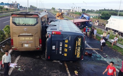 Tai nạn liên hoàn ở Đồng Nai: 1 người chết, 17 người bị thương