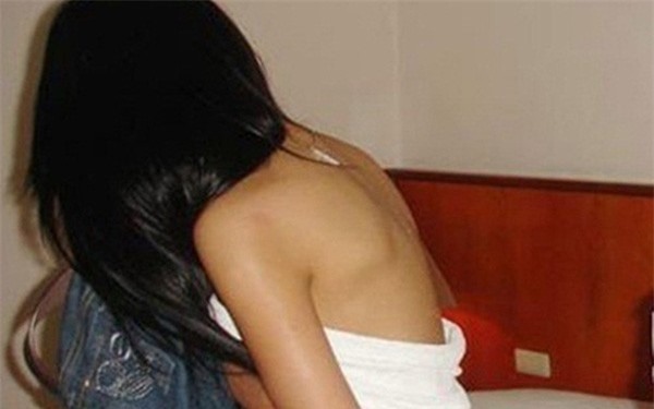 Hà Nội: Bắt 3 cặp nam nữ mua bán dâm trong quán cà phê