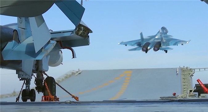 Hải quân Nga "thổi bay" trên 1.200 căn cứ của IS ở Syria