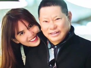 Ngọc Trinh - Hoàng Kiều: Nghệ sĩ Chí Trung chế thơ cực chất