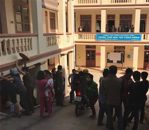 Người dân vây bắt "mẹ mìn" bắt cóc bé 2 tuổi giữa ban ngày