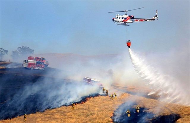 TP.HCM: Đề xuất dùng trực thăng quân đội chữa cháy