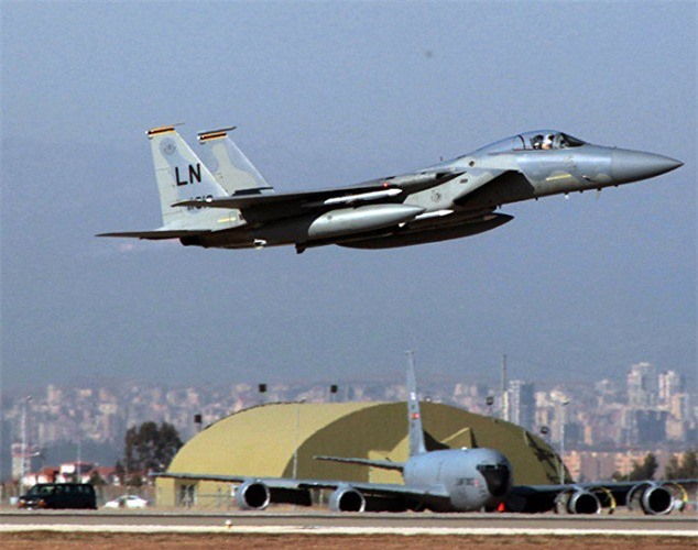 Thổ Nhĩ Kỳ: Các nước không chống IS không có chỗ tại Incirlik