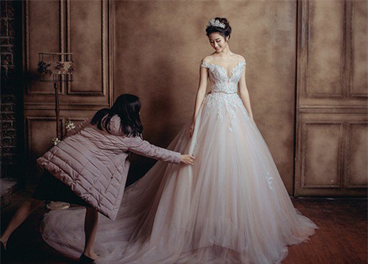 Hoa hậu Thu Ngân: Tiết lộ hậu trường chụp ảnh cưới 