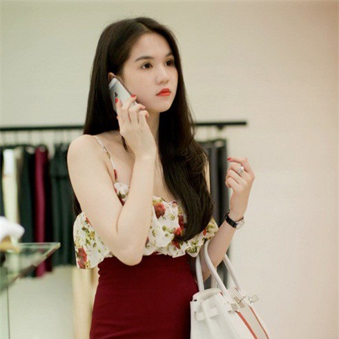 Ngọc Trinh - Hoàng Kiều: Nàng 27 mời gọi đại gia mua siêu sim
