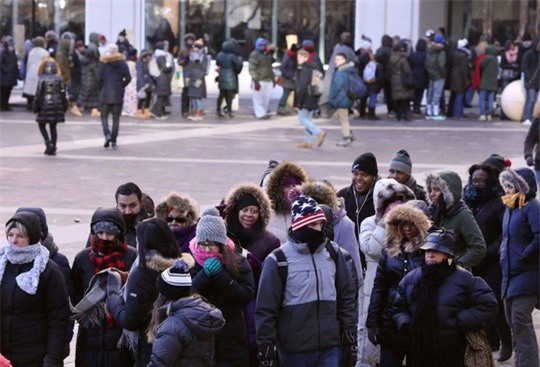 Người Mỹ xếp hàng mua vé chào từ biệt ông Obama
