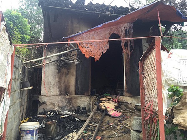 Người phụ nữ tạt axit hàng xóm rồi về nhà phóng hỏa tự tử