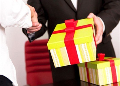 Bộ Công an cấm cán bộ tặng quà Tết cấp trên dưới mọi hình thức