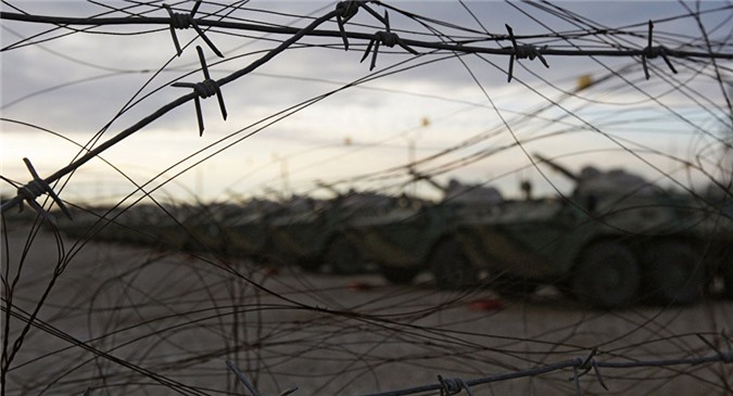 Bộ Quốc phòng Nga trang bị đèn Redan-125 bảo vệ cứ điểm nhạy cảm