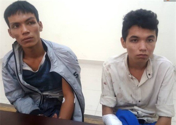 Hai kẻ cướp điện thoại ở Sài Gòn bị người dân tóm gọn