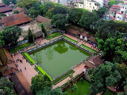 Quét vôi trắng ở di tích Văn Miếu: Sẽ phủ bằng màu xám  