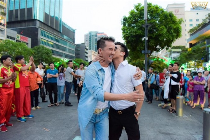 Dương Triệu Vũ - Mr. Đàm: Lộ ảnh gây sốc 