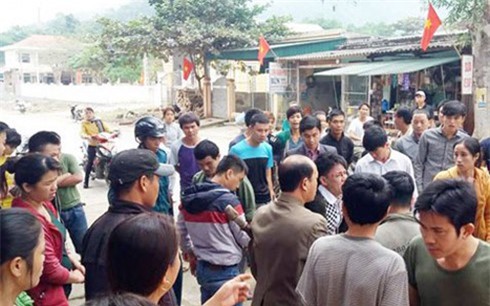 Vừa tan làm, phó chủ tịch xã bị tấn công liên tiếp vào đầu