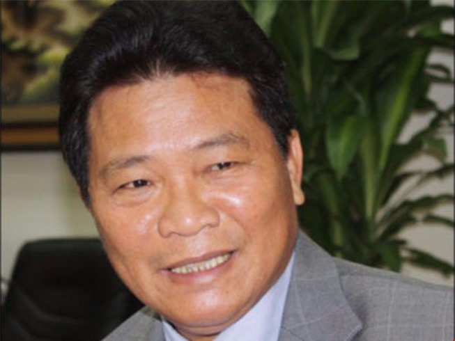 2 cựu lãnh đạo ngân hàng Đại Tín bị áp giải ra tòa vụ án 9.000 tỷ