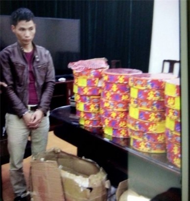 Hà Nội: Liên tiếp triệt phá đường dây buôn bán, vận chuyển pháo lậu