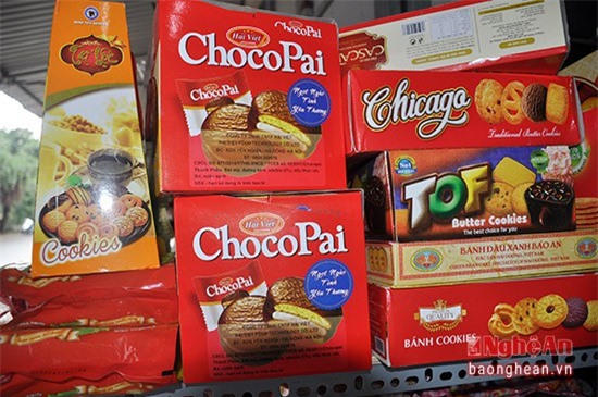 Hàng giả, hàng nhái tràn lan thị trường Tết Nguyên Đán 2017