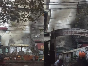 "Bà hỏa" thiêu rụi một căn nhà trên phố Tân Xuân - Hà Nội