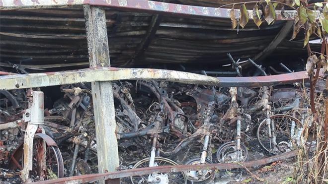 Lửa cháy ngùn ngụt, hàng trăm xe máy bị thiêu rụi trong 30 phút