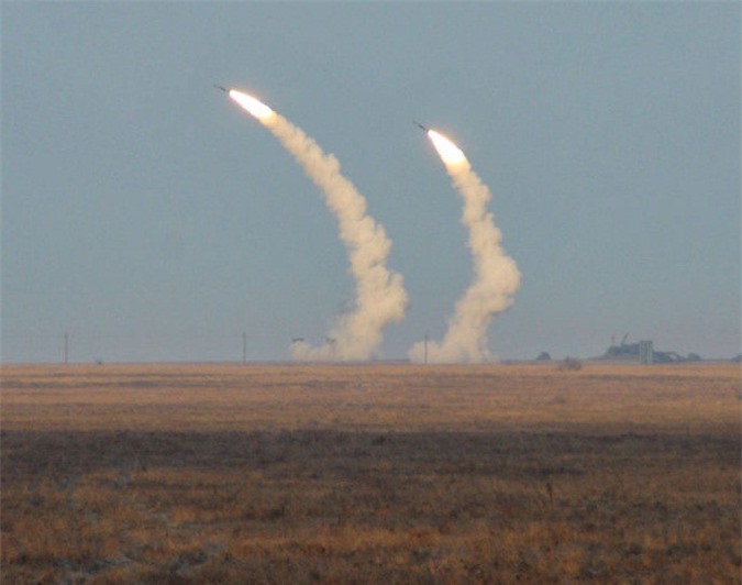 Ukraina lại tập trận bắn tên lửa gần Crưm