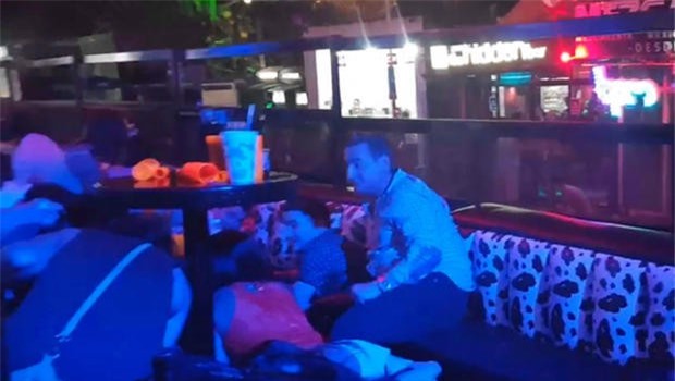 Mexico: Nổ súng kinh hoàng ở hộp đêm, 16 người thương vong