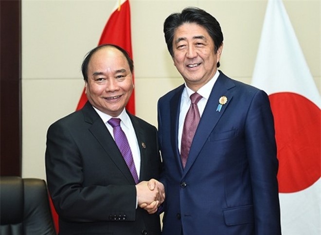 Thủ tướng Nhật Bản Shinzo Abe và Phu nhân bắt đầu thăm chính thức Việt Nam