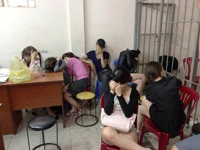 Bắt quả tang "cậu ấm, cô chiêu" phê ma túy trong nhà hàng