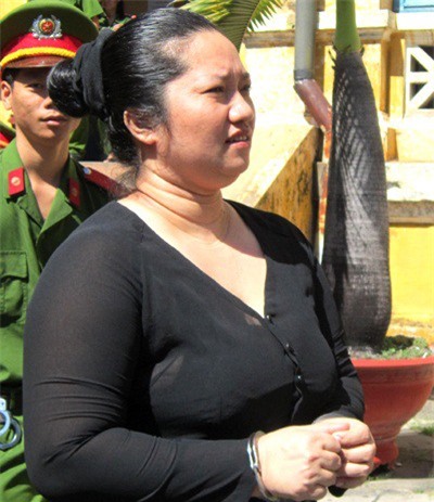 Vì sao vợ bí thư xã giết người, đốt xác thoát án tử