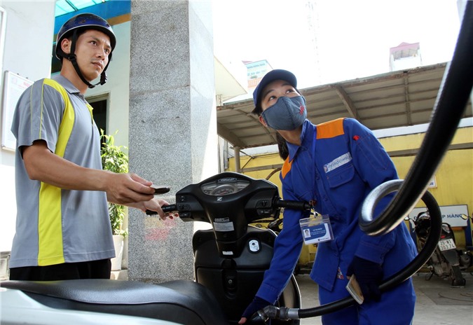 Xăng gánh tới 8.000 đồng/lít thuế môi trường: Bộ Tài chính nói gì?