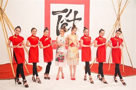 Chi Pu, Hoàng Thùy Linh tung MV "Đón Xuân tuyệt vời"