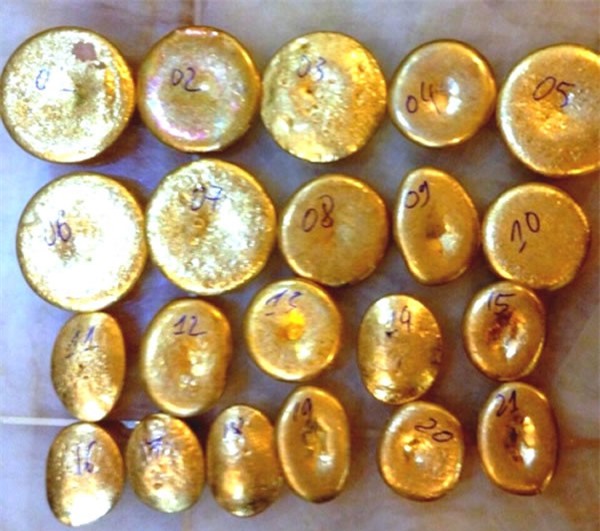 Con rể táo tợn trộm 7kg vàng của bố mẹ vợ rồi giả điên