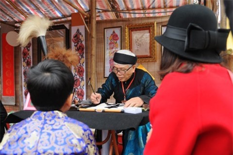 Khai mạc Hội chữ Xuân Đinh Dậu tại di tích Văn Miếu