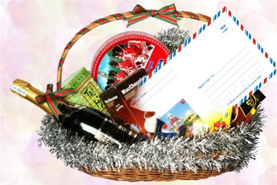 Hà Nội yêu cầu báo cáo việc tặng, nhận quà Tết trái quy định