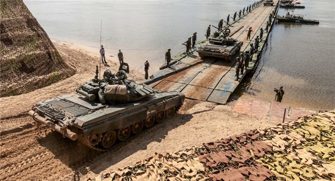 Quân đội Nga được trang bị số xe ngụy trang, rà bom mìn kỷ lục