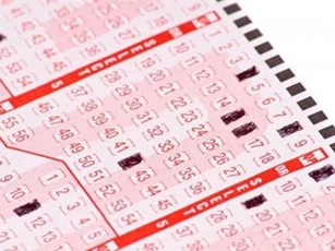 Tìm thấy vé số trúng độc đắc triệu USD khi dọn nhà