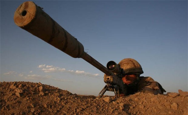 Đặc nhiệm Anh bắn chết 3 chiến binh IS chỉ bằng 1 phát đạn