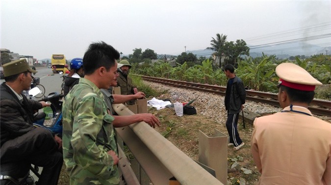 Đi vệ sinh, cô gái trẻ bị tàu hỏa đâm tử vong