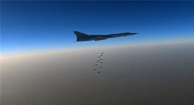 Máy bay ném bom Tu-22M3 Nga tấn công mục tiêu IS tại Syria