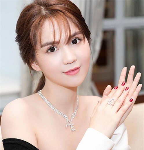 Ngọc Trinh - Hoàng Kiều: "Điểm" lại món quà tỷ phú tặng bạn gái