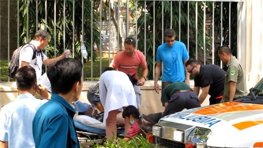 Người đàn ông nước ngoài đột quỵ giữa Sài Gòn