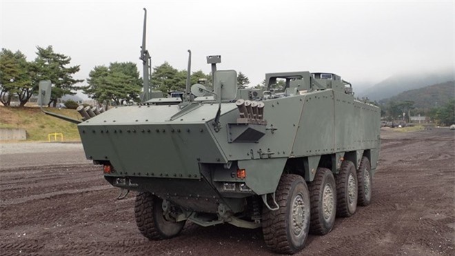 Nhật Bản "khoe" xe thiết giáp chạy nhanh như siêu xe với 90 km/h