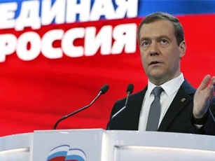 Thủ tướng Medvedev: Nga không ảo tưởng Trump sớm bỏ trừng phạt Nga