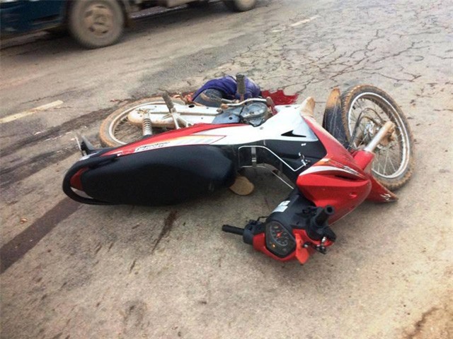 Xót xa thiếu nữ bị ô tô cán tử vong khi đi bán hàng Tết